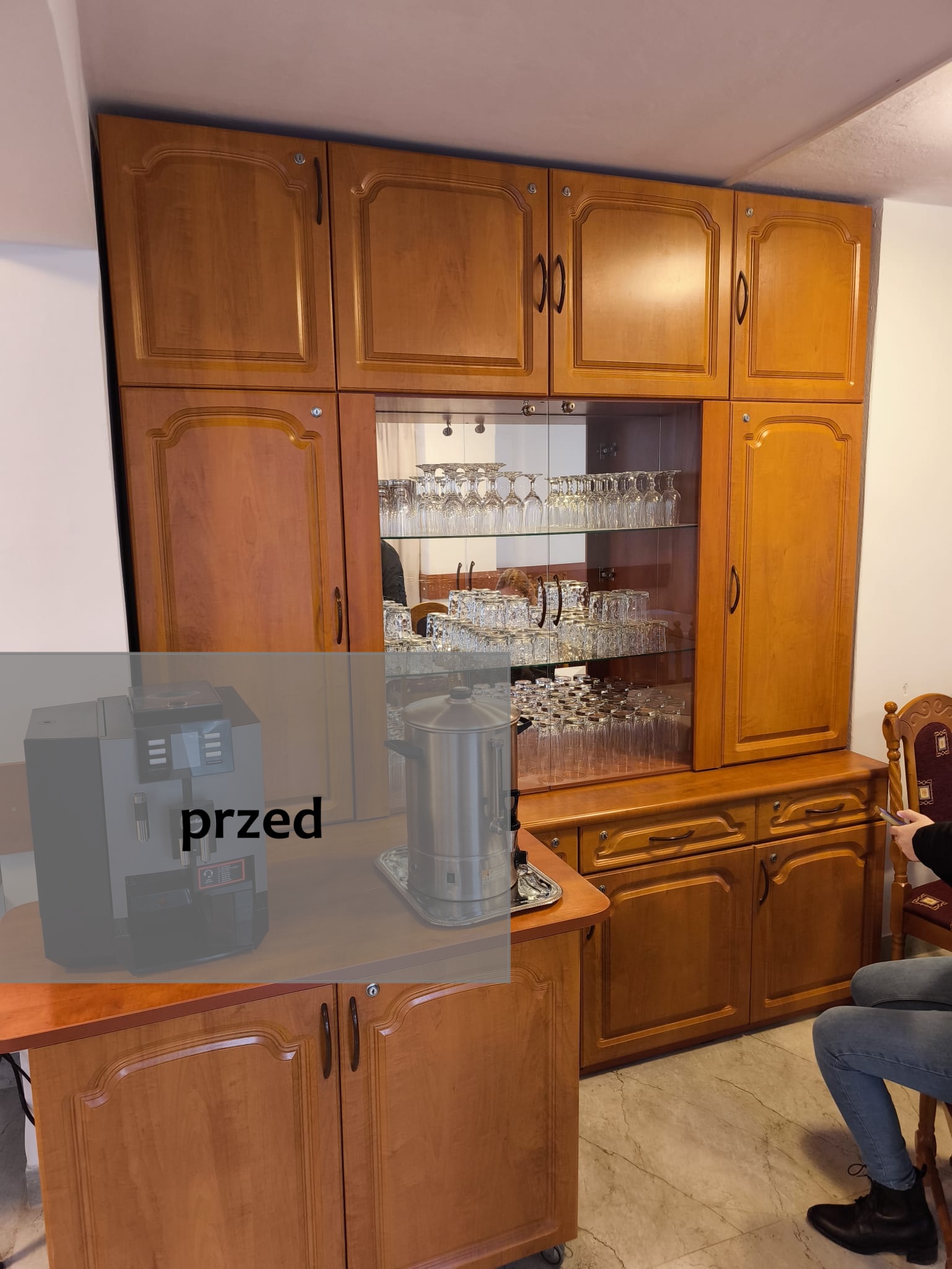 Zabudowa i blat na jadalni - zdjęcie 2